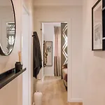 Lampoul - 2 Bedrooms And Balcony In Lapa Lisboa