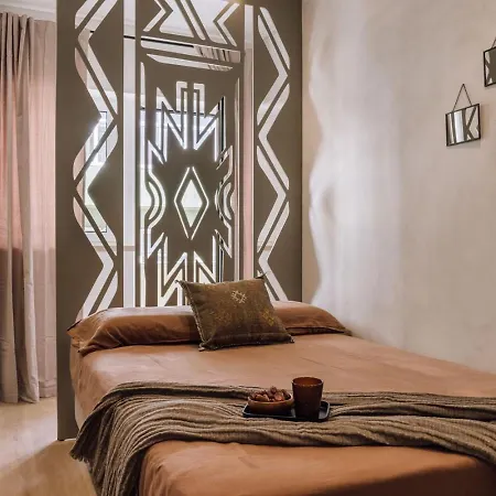 Lampoul - 2 Bedrooms And Balcony In Lapa *