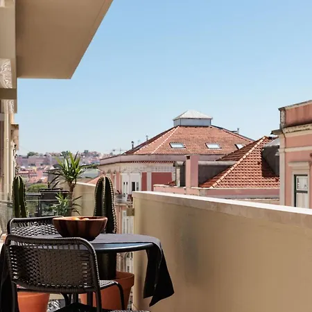Lampoul - 2 Bedrooms And Balcony In Lapa * Lisboa