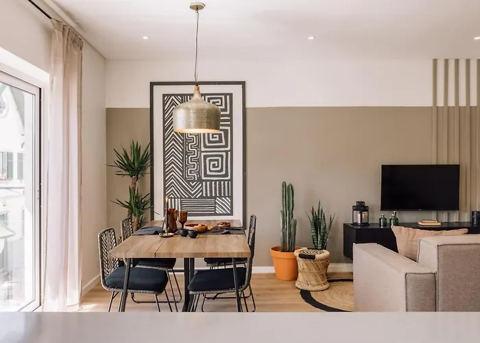 Lampoul - 2 Bedrooms And Balcony In Lapa *