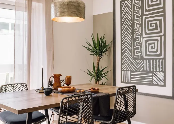 Lampoul - 2 Bedrooms And Balcony In Lapa Lisboa