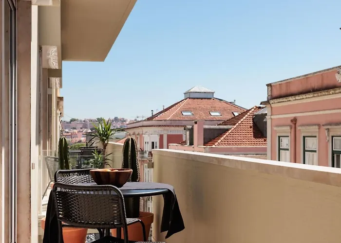 Lampoul - 2 Bedrooms And Balcony In Lapa * Lisboa