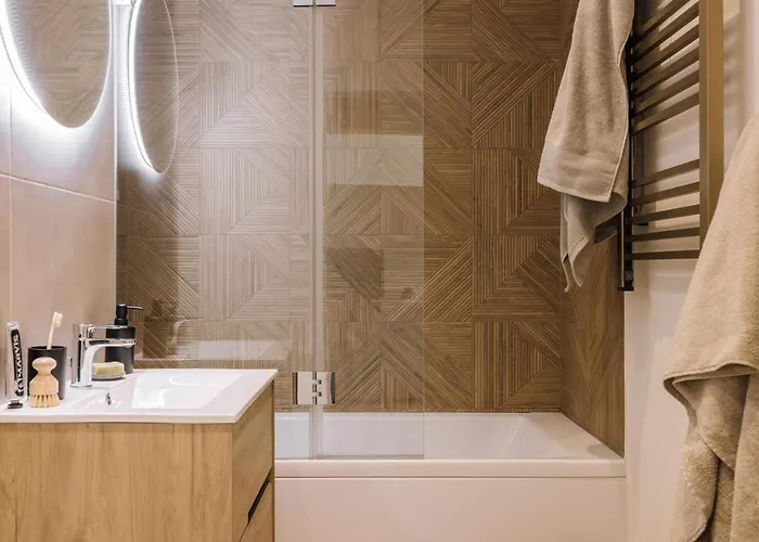 Lampoul - 2 Bedrooms And Balcony In Lapa Apartamento *