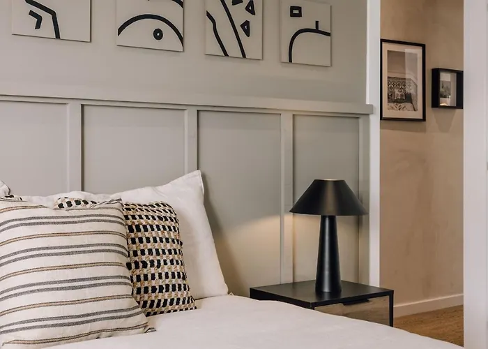 Lampoul - 2 Bedrooms And Balcony In Lapa Apartamento Lisboa