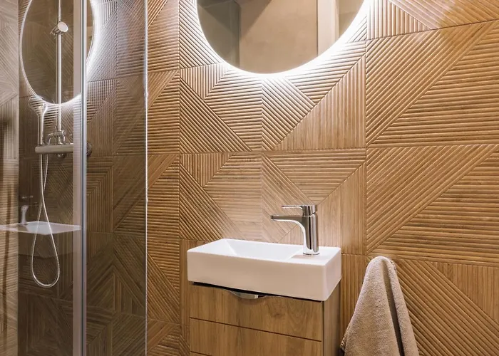 Lampoul - 2 Bedrooms And Balcony In Lapa *