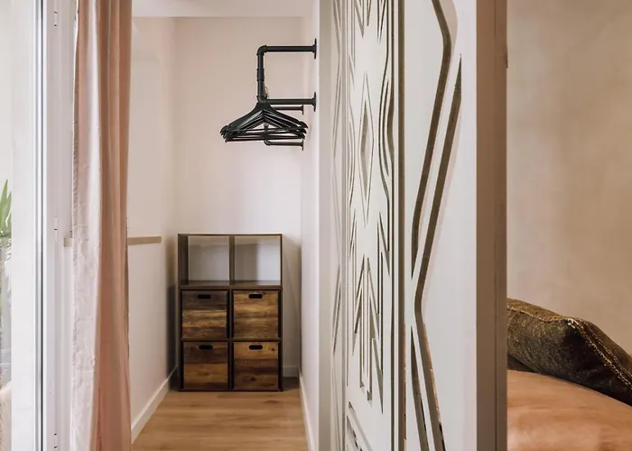 Lampoul - 2 Bedrooms And Balcony In Lapa *